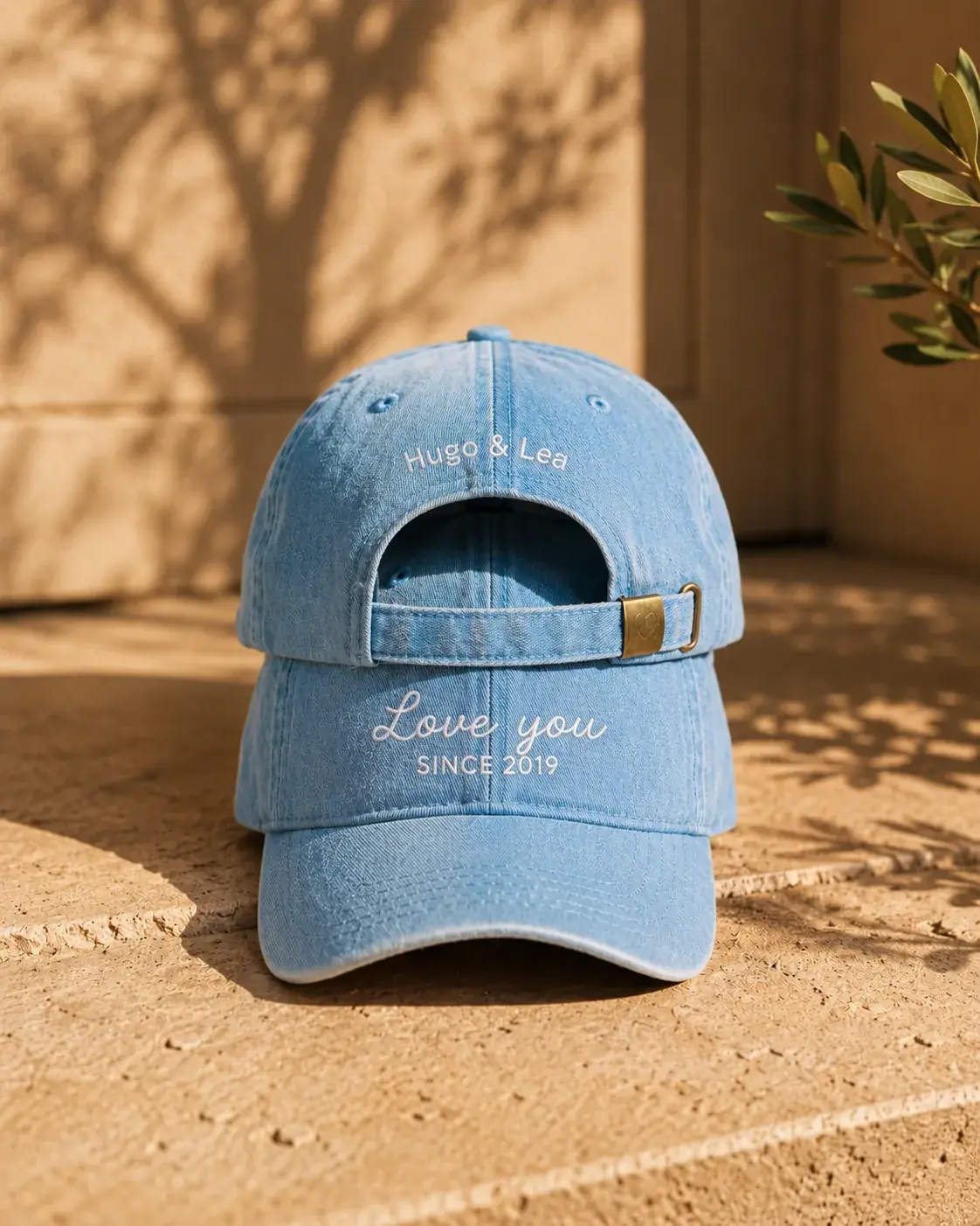 Casquettes brodées au logo à Paris