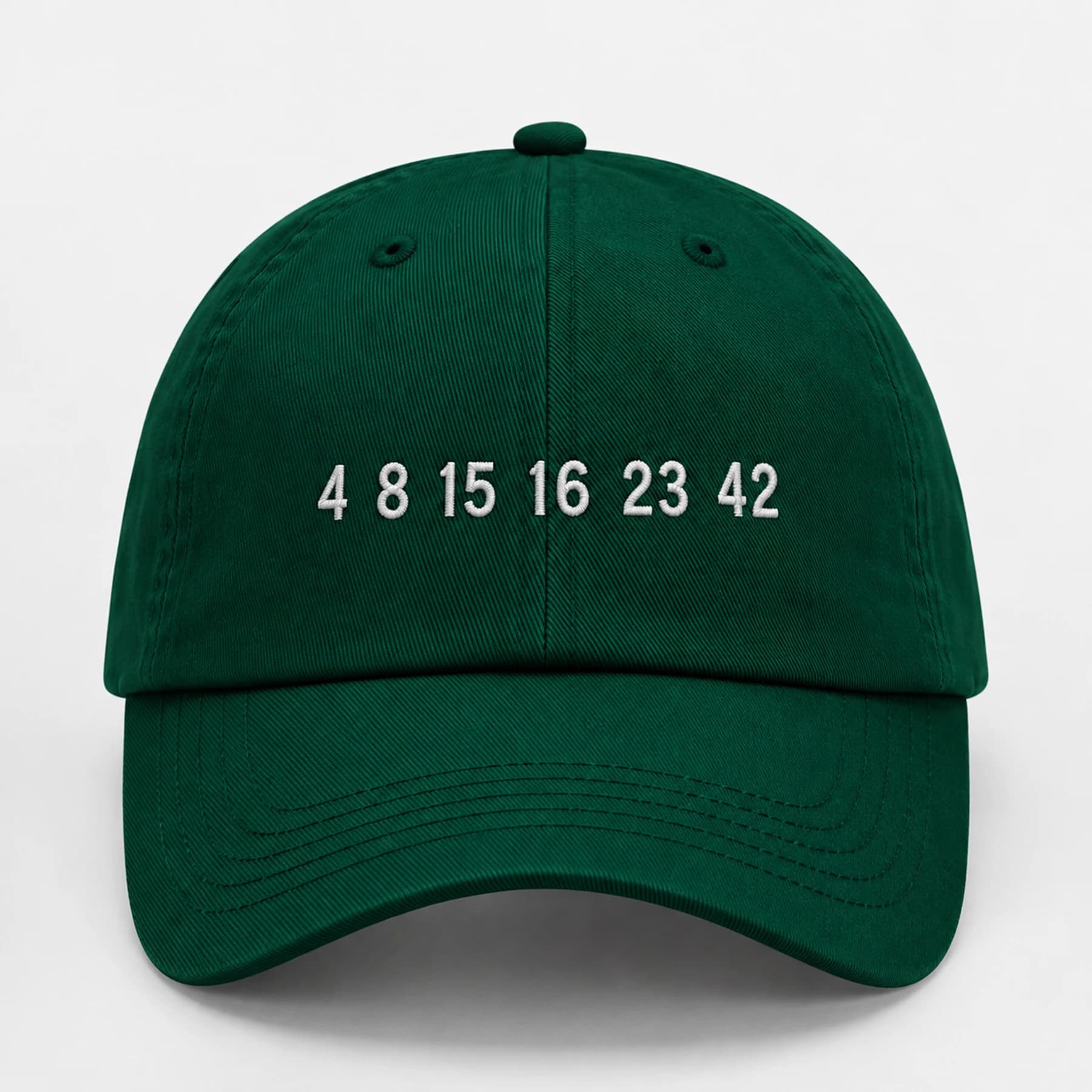 le logo avant, autour de la couture — Casquette Brodée Paris